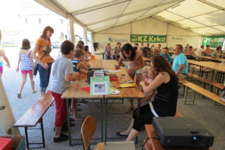 KNOBLEHARJEVO 2012- Otroški živ žav 36